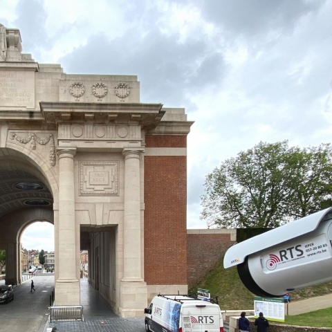 Camera aan de Menenpoort in Ieper