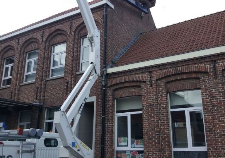 RTS met hoogwerker in Torhout