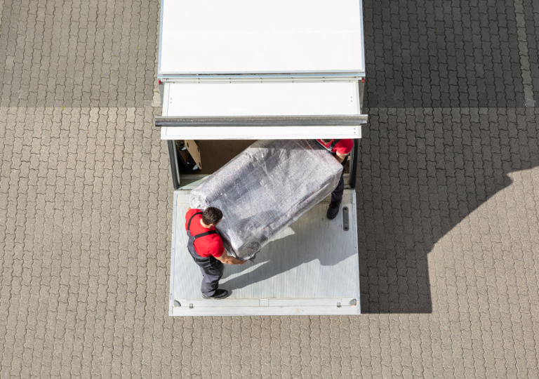 Vrachtwagen lossen 